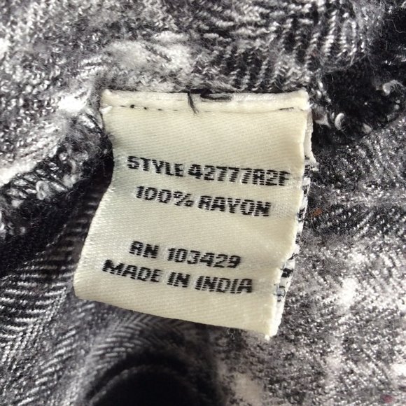 Caffe Marrakesh Womens Size 1X (tag) XL (fit) Plaid Top Black Roll Tab Sleeves - Picture 10 of 10